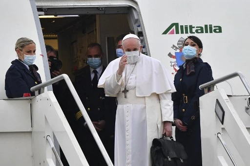 La main tendue, le pape en Irak en « pèlerin de paix »