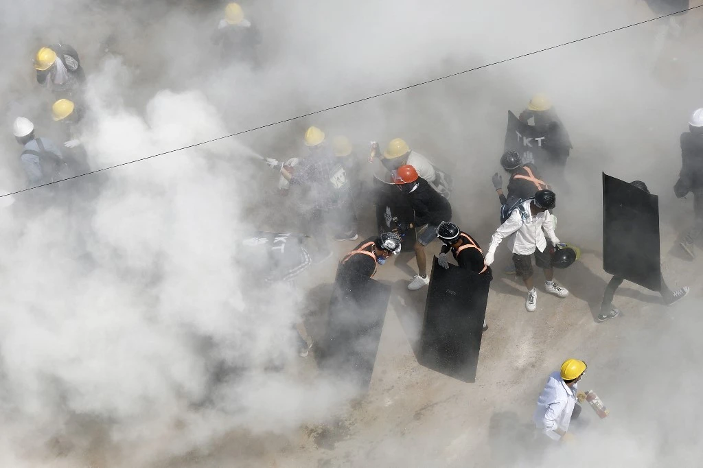 Birmanie: des milliers de manifestants dans les rues, des blessés