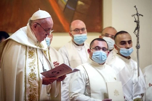 A Bagdad, la messe du pape entre youyous et effluves d'encens