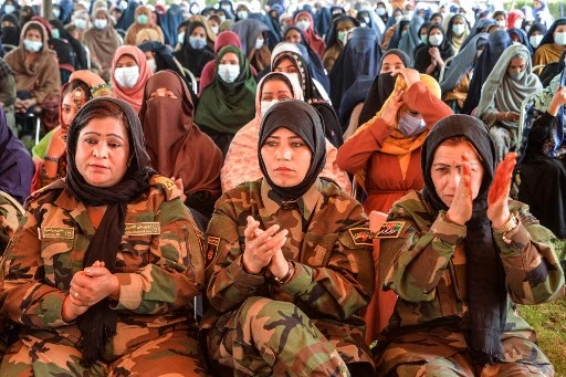 Les journalistes afghanes contraintes de rester chez elles
