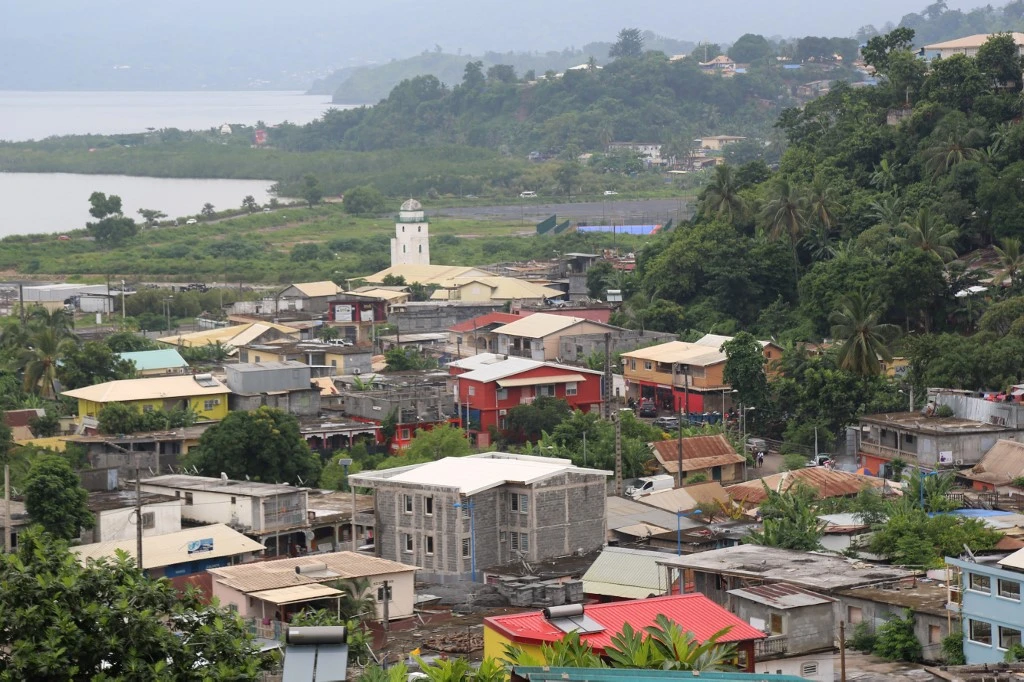 Département français depuis 10 ans, Mayotte toujours à la traine