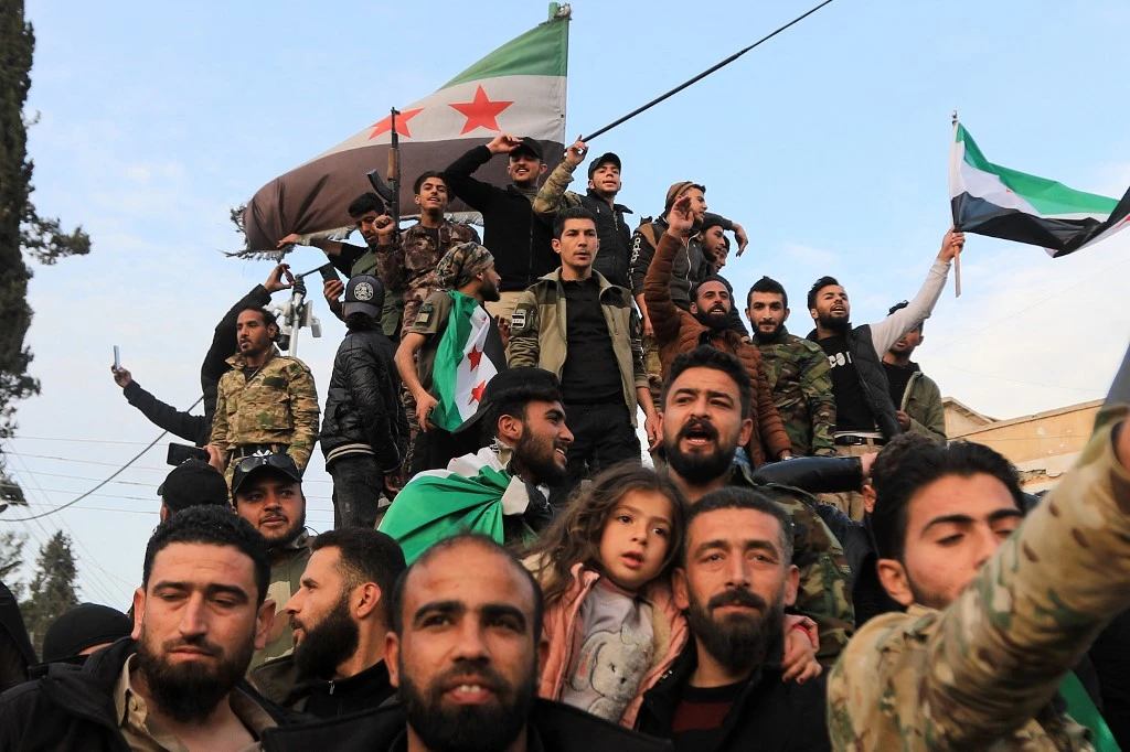 Syrie: Macron plaide à nouveau pour une solution politique, dix ans après le début du conflit