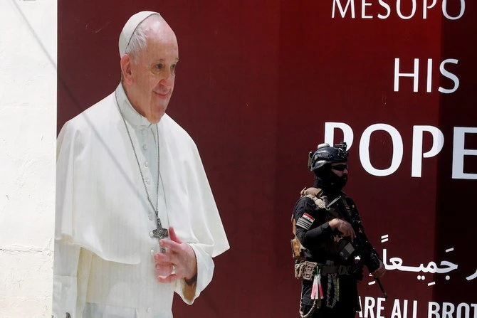 Le pape appelle à la prière pour le succès de sa visite en Irak et envoie un message de paix