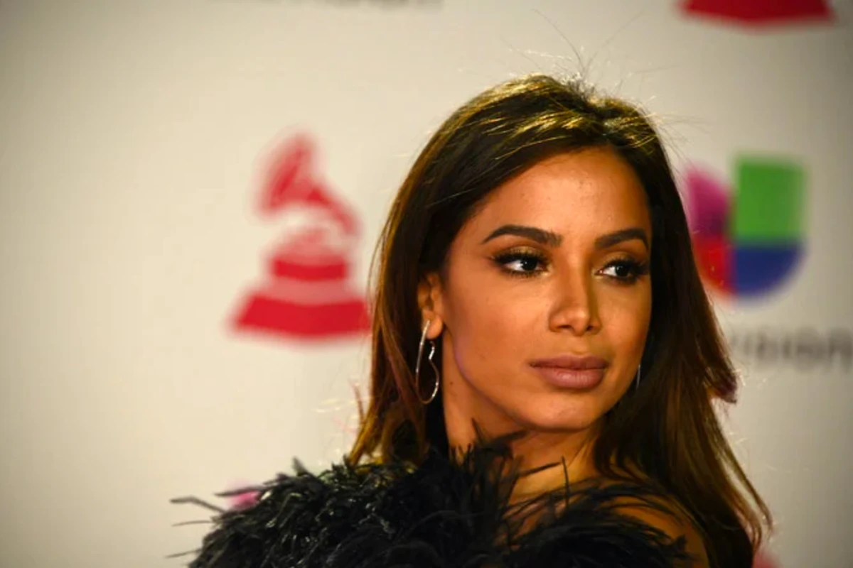 La superstar brésilienne Anitta brille dans la création de Yousef al-Jasmi