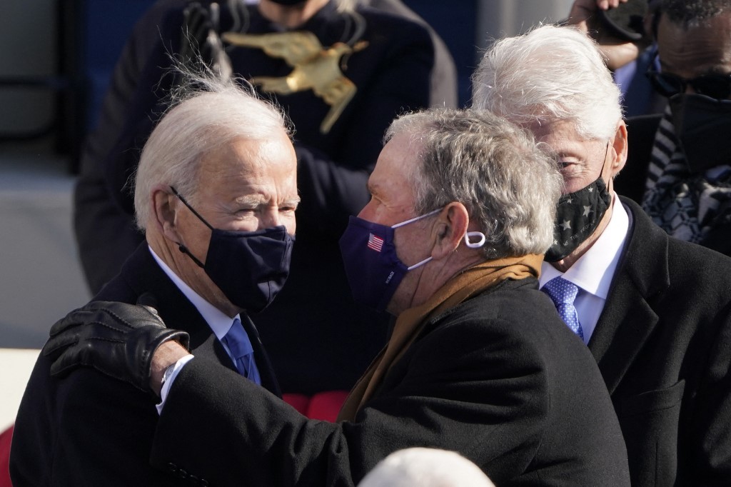 Avec un livre de portraits, Bush veut «humaniser» le débat houleux sur l'immigration