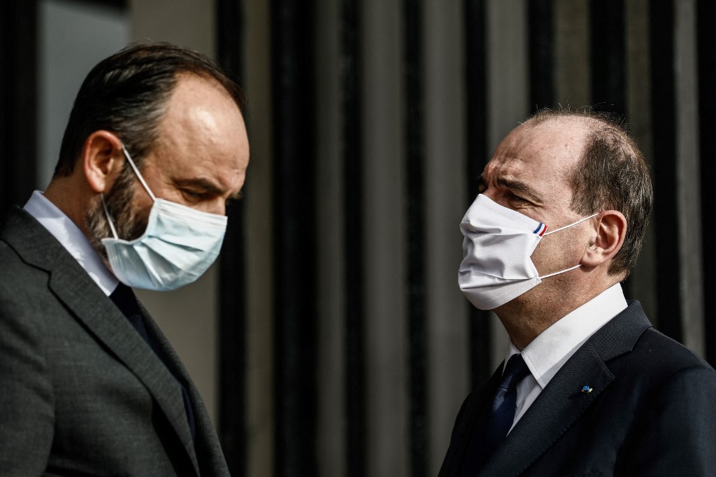 Castex et Philippe, encartés nulle part, soufflent les bougies de La République en marche