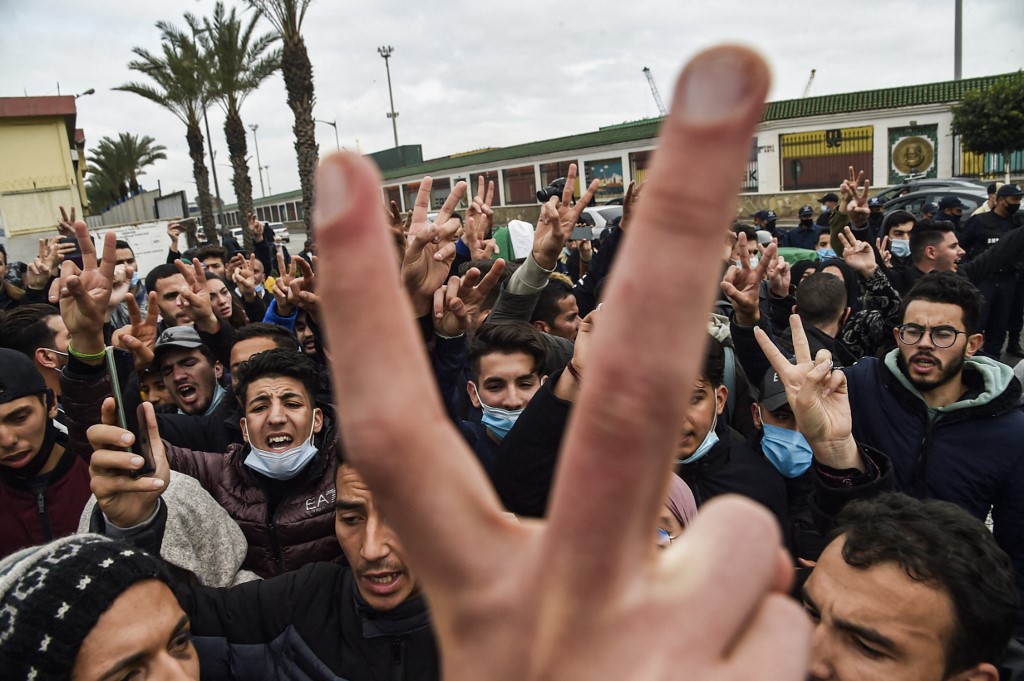 Algérie: 23 détenus d'opinion en grève de la faim (ONG)