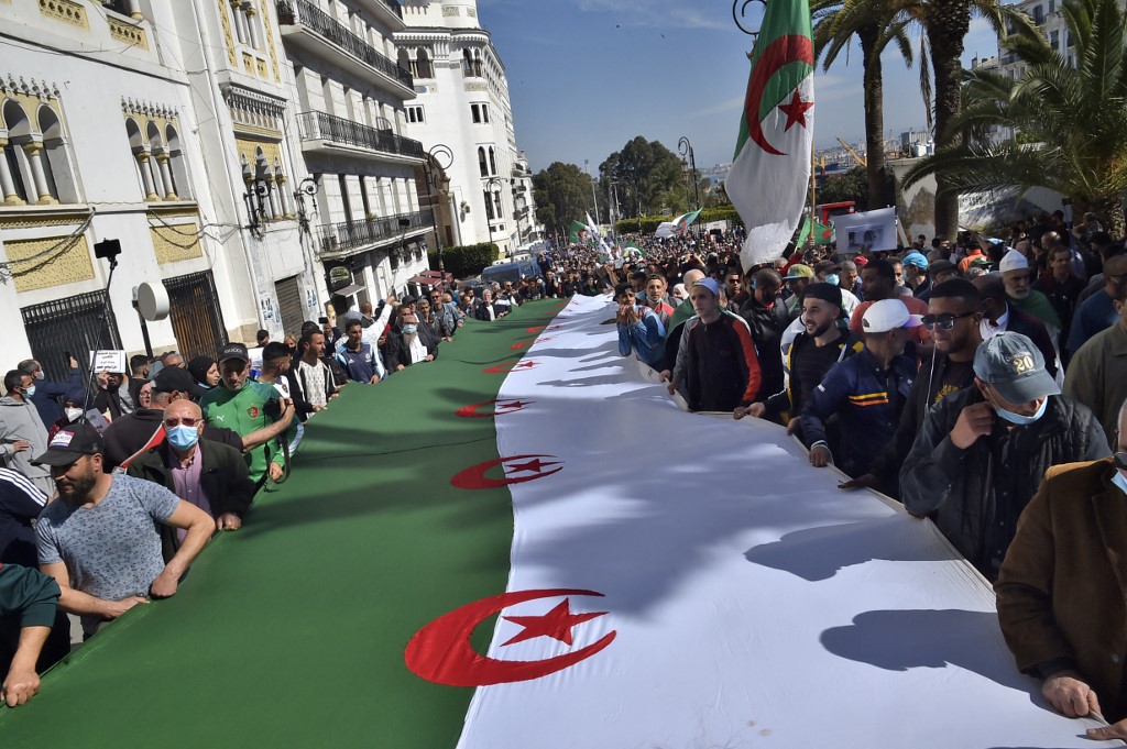 En Algérie, la grogne sociale aggrave la crise politique