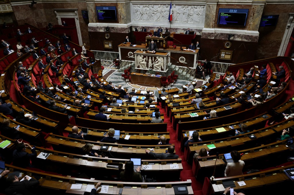 Maintien des régionales: vers des débats le 13 avril à l'Assemblée, le 14 au Sénat