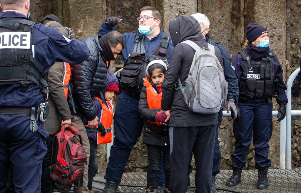 Pour les migrants, les lourdes séquelles d'une année de pandémie
