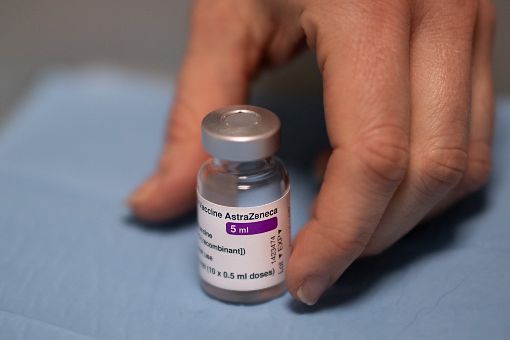 France: plainte après le décès d'une femme ayant reçu le vaccin AstraZeneca