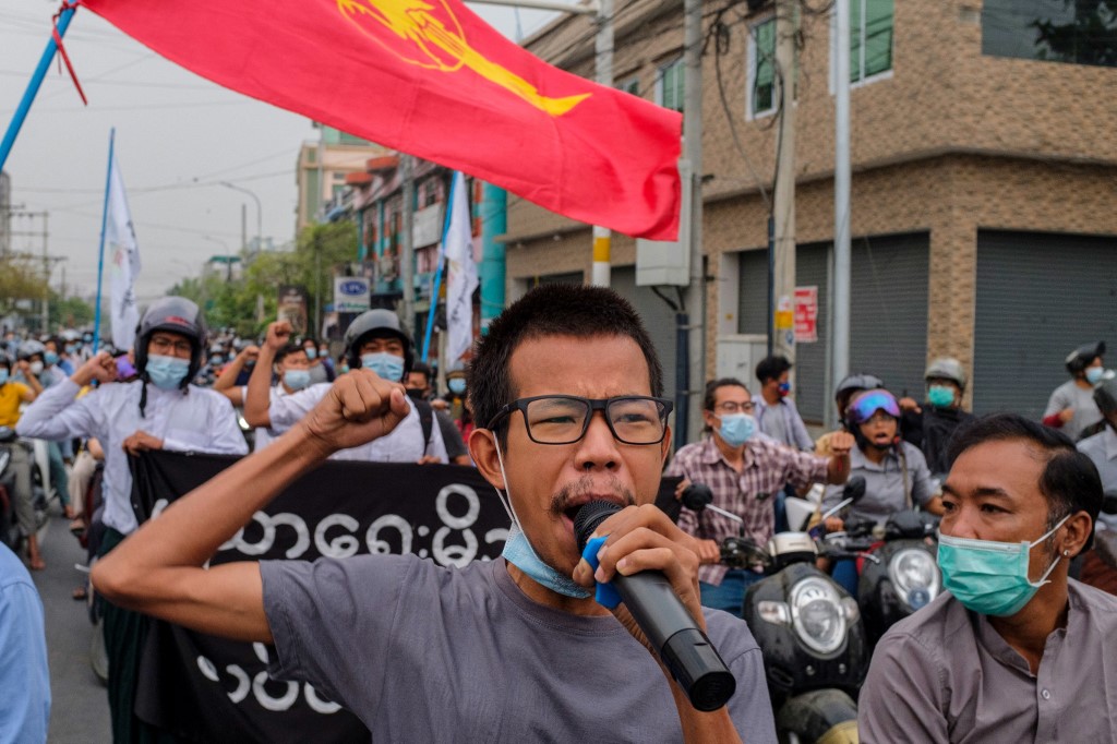 Paralyser l'économie pour détruire la dictature: la stratégie risquée des travailleurs birmans