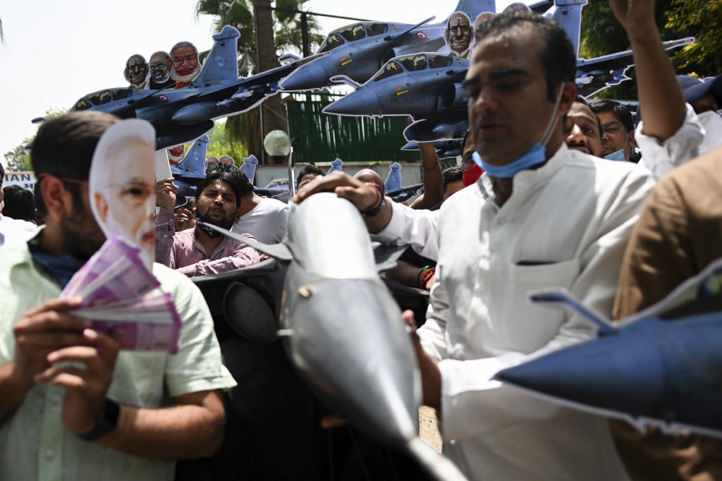 Vente de Rafale à l'Inde : Mediapart accuse Paris de couvrir une affaire de corruption