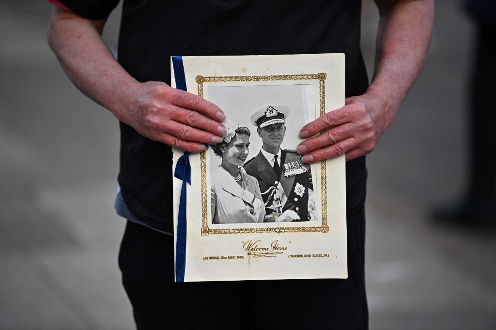 Macron salue la mémoire du Prince Philip, un «familier de notre pays»