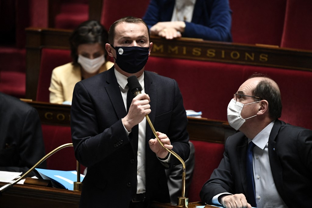 Rapport parlementaire: la France doit rester au Sahel mais faire évoluer son action