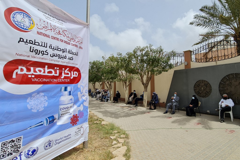 Libye: premiers vaccins anti-Covid pour la population à Tripoli