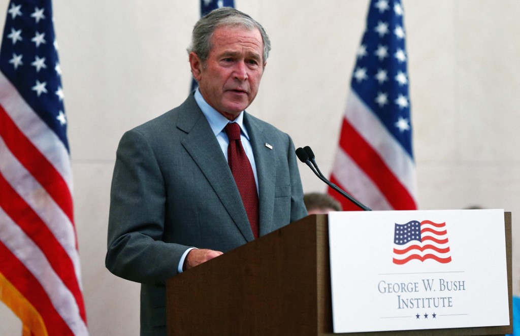 Face à une réputation ternie, Bush se réinvente en défenseur de l'immigration