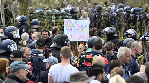 Vives protestations à Berlin contre la ligne dure de Merkel