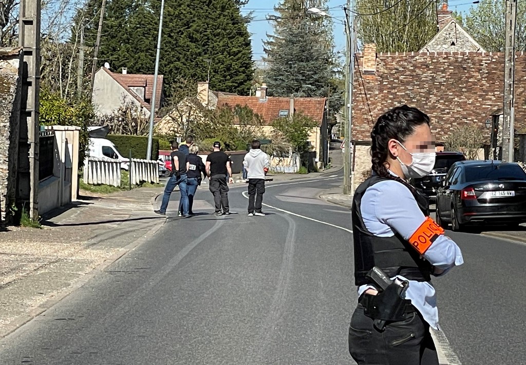 Attaque de Rambouillet: l'enquête se centre sur un assaillant au profil encore flou