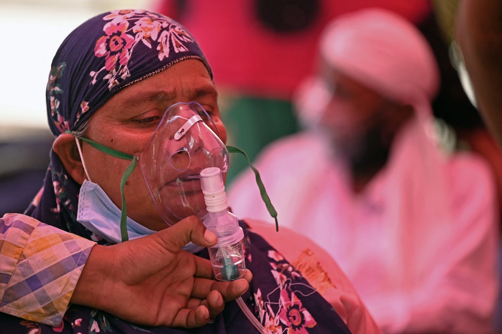 Virus: l'aide internationale commence à arriver en Inde