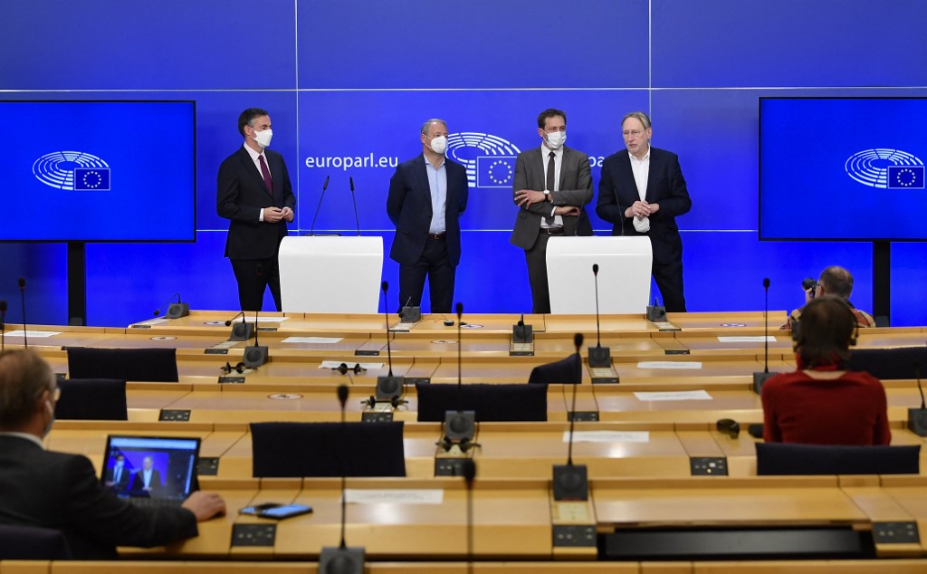 Le Parlement européen prêt à clore le douloureux chapitre du Brexit