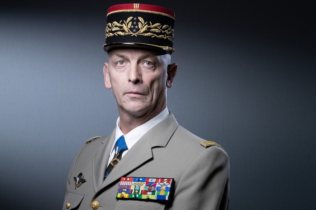 Les militaires français signataires d'une tribune controversée vont être sanctionnés