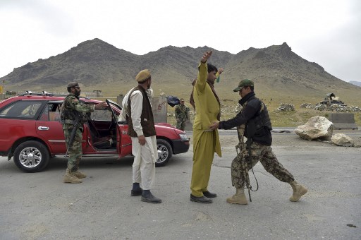 Afghanistan: 21 morts dans l'explosion d'une voiture piégée, les talibans accusés