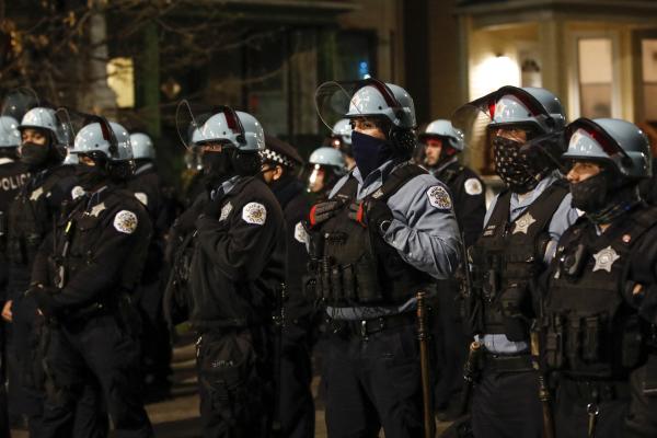 Sous pression, les policiers américains tentés de quitter la profession