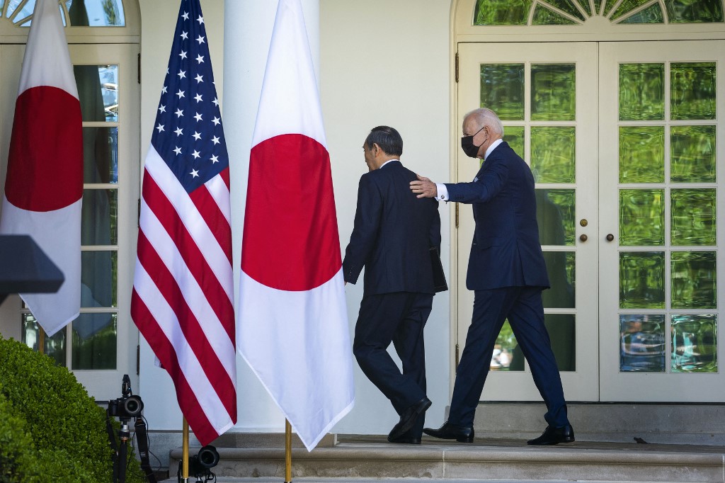 Biden et le Premier ministre japonais promettent de faire face «ensemble» aux «défis» chinois