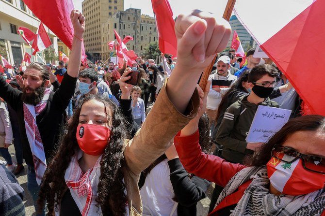 Les partis libanais apaisent la colère de la population avec des cartes de rationnement