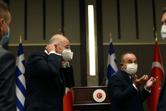Accrochage verbal entre ministres des AE turc et grec lors d'une conférence de presse