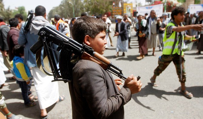 Les Houthis épinglés pour avoir recruté des élèves du primaire à des fins militaires