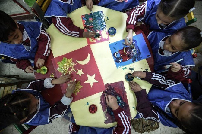 Al-Sissi examine les efforts déployés pour la mise en place d'un système d’enseignement japonais en Égypte