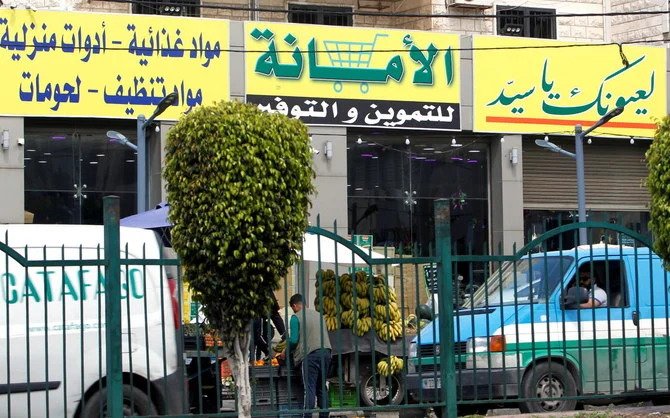 Avec de la nourriture et du carburant, le Hezbollah se prépare au pire au Liban