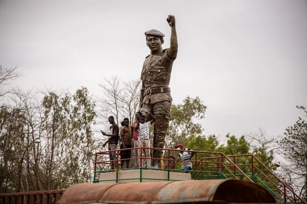 Assassinat de Sankara: la France remet un «dernier lot» de documents au Burkina