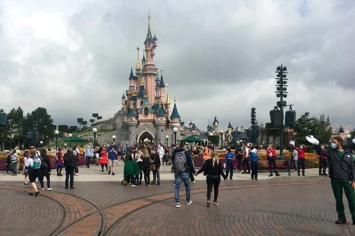 Covid-19: Disneyland Paris accueillera un grand centre de vaccination dès samedi