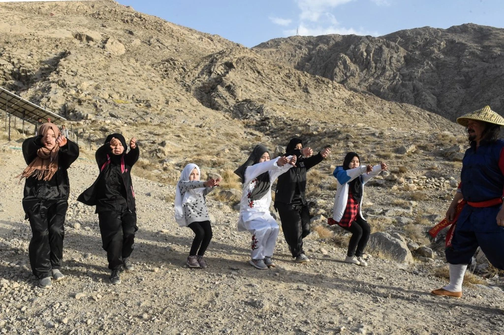 Pakistan: les arts martiaux au secours des femmes hazaras