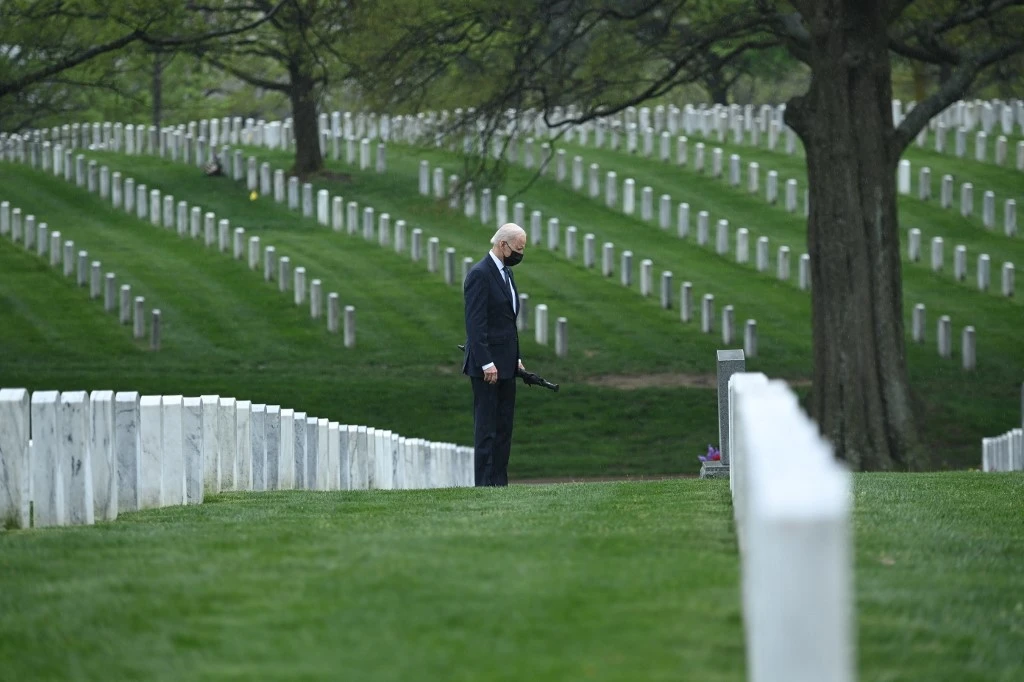 Biden abandonne, enfin, les généraux