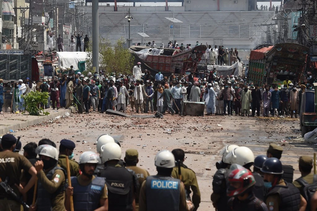 Pakistan: libération des policiers pris en otage par des manifestants anti-France