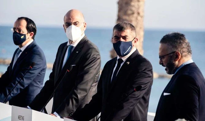Le ministre grec des AE en Égypte avant de se rendre à Riyad
