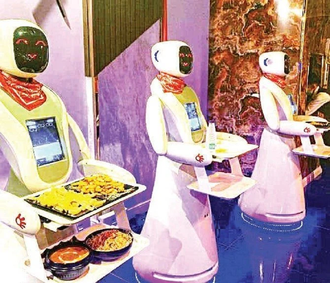 Dans un restaurant saoudien, les serveurs sont des robots
