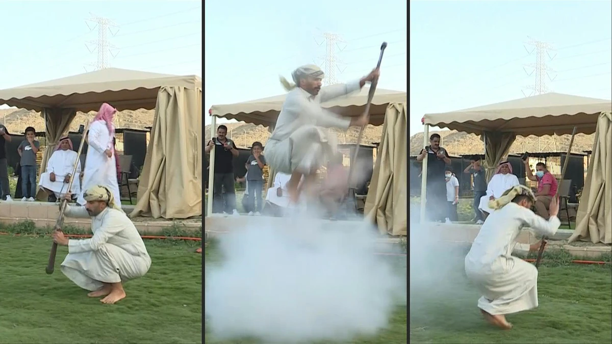 Des Saoudiens gardent intacte la tradition du «Taachir», une danse guerrière