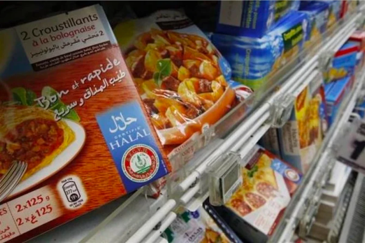 Des produits halal sont proposés dans les rayons d’un supermarché de Nantes, dans l’ouest de la France, le 7 septembre 2010. (Reuters)