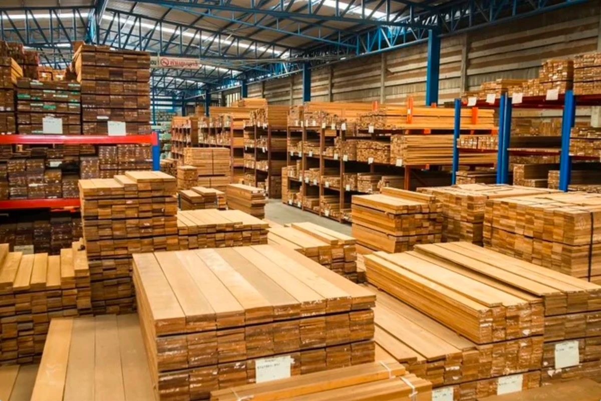 Pourquoi payons-nous plus cher pour les pneus, le bois et les tuiles ?