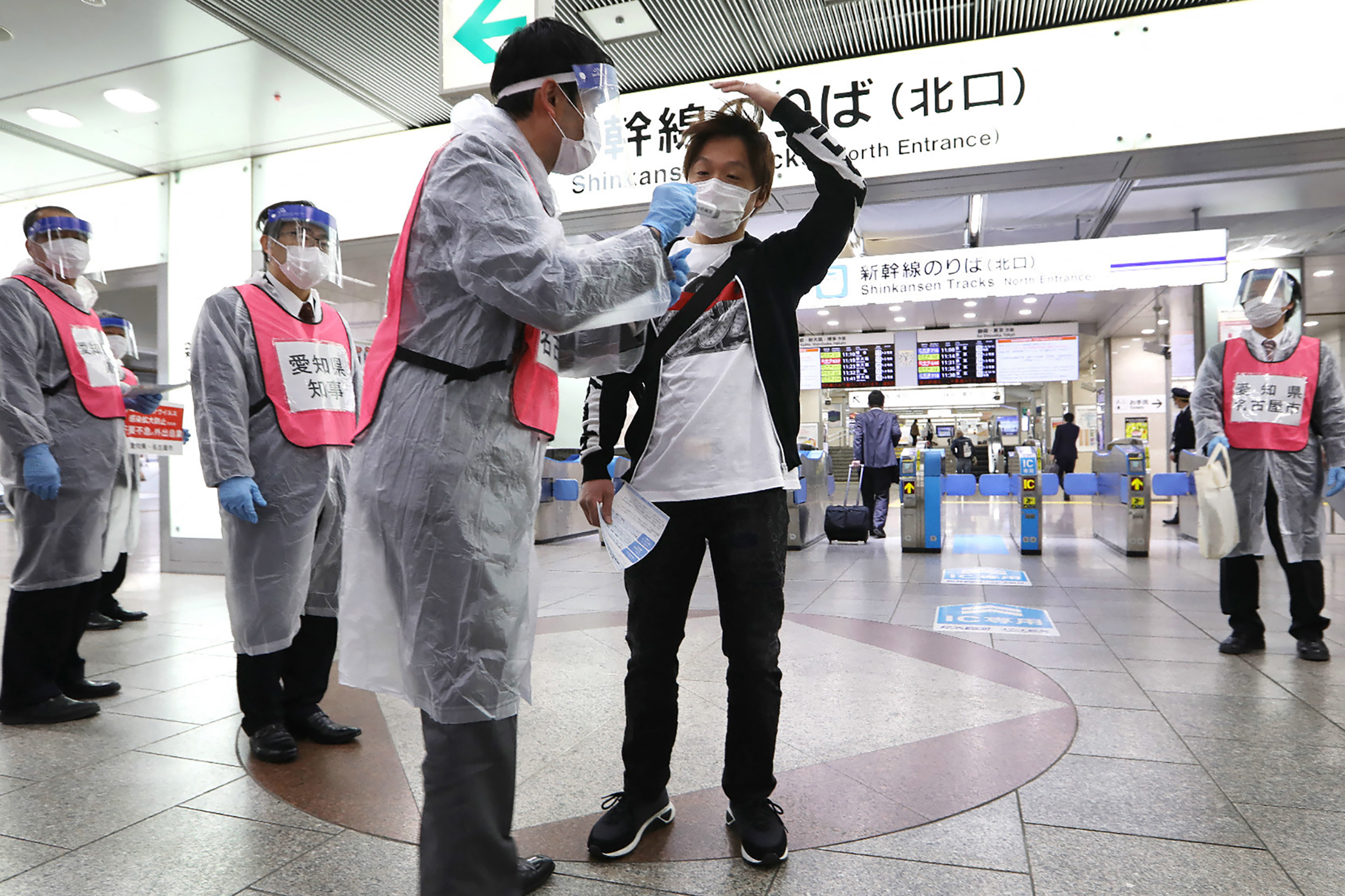 Japon: vers un état d'urgence prolongé et élargi jusqu'à fin mai