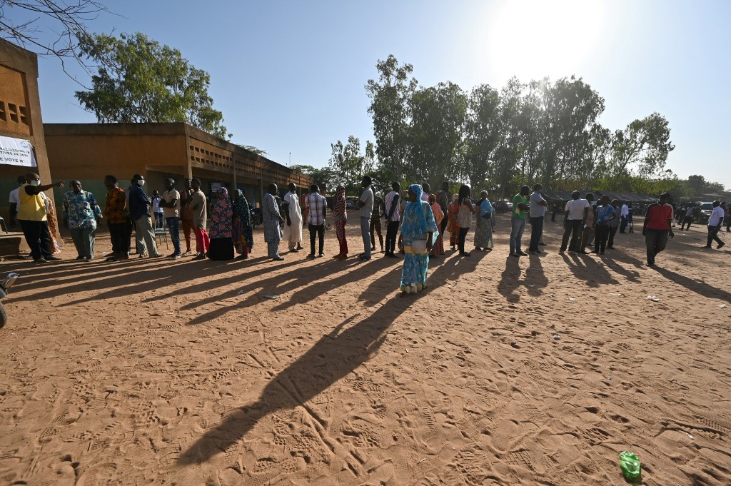 Burkina: nouvelles vagues de déplacés après une série d'attaques