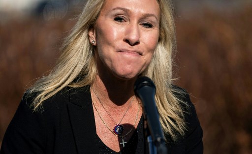 Une élue trumpiste soulève un tollé en comparant le vaccin à l'étoile jaune