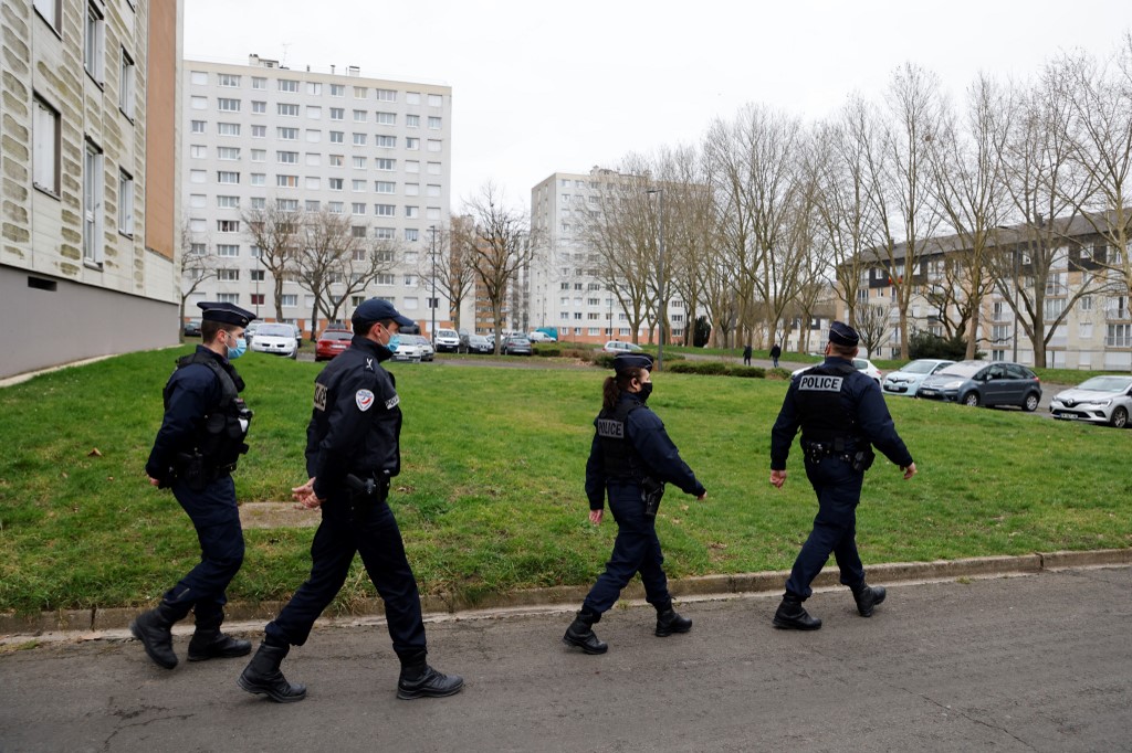 Tirs de mortier devant un lycée de l'Oise: quatre adolescents présentés à un juge des enfants