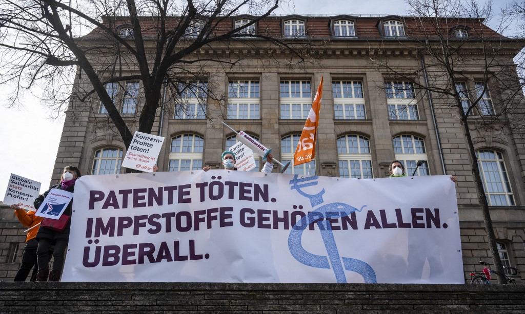 Vaccins anti-Covid: le soutien américain à la levée des brevets change la donne