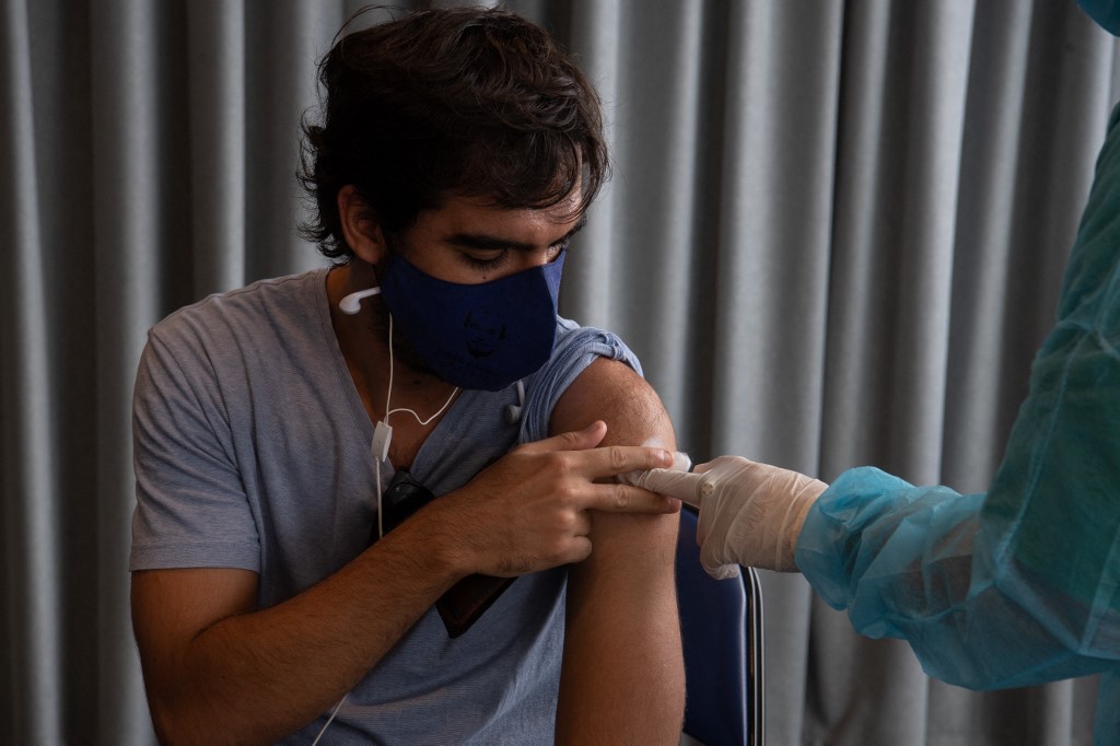 De rares problèmes cardiaques signalés chez des jeunes vaccinés (autorités sanitaires américaines)